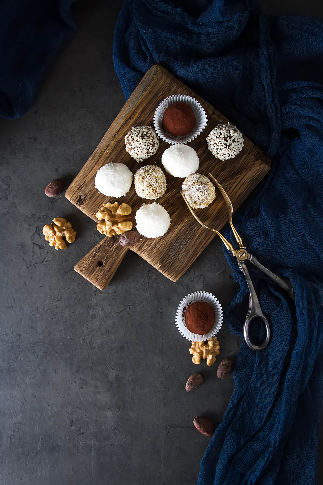 Peanut Butter Chocolate Brownie Balls
 &ndash; Cooking Panda
