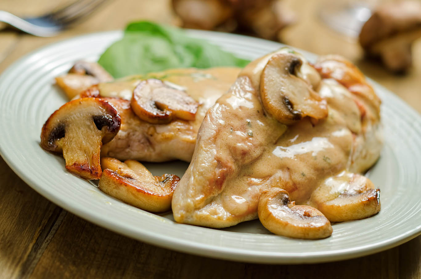 Slow Cooker Chicken And Gravy
 &ndash; Cooking Panda