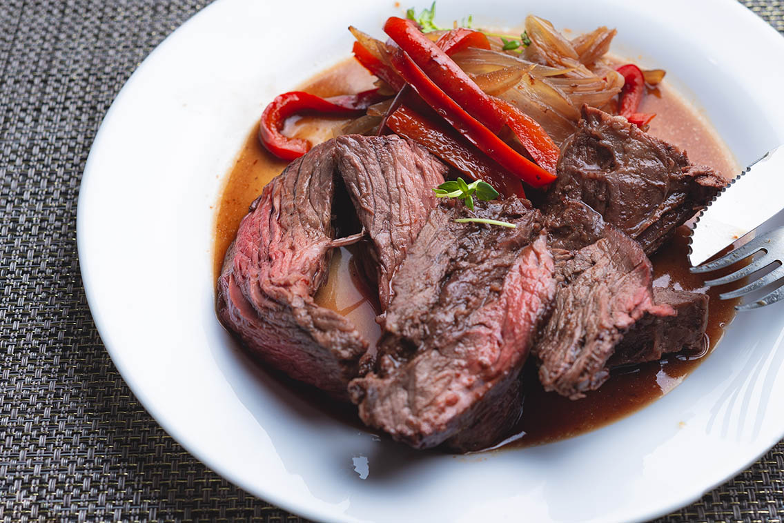 Roasted Flank Steak on Beer
 &ndash; Cooking Panda