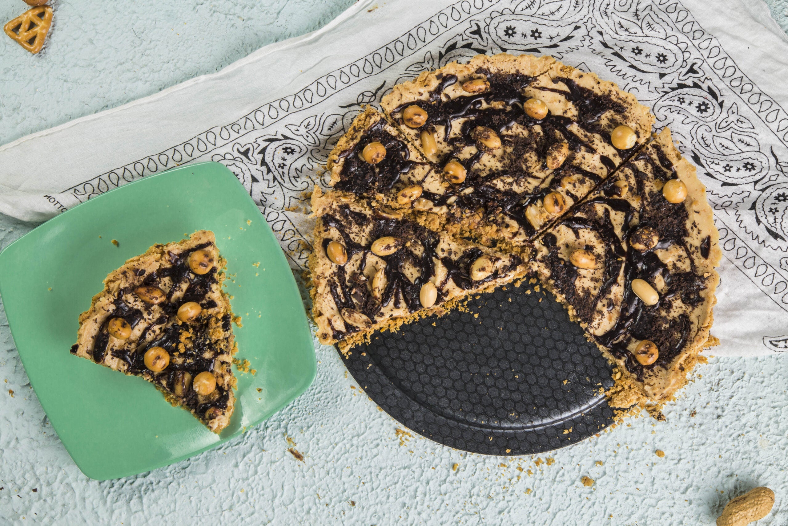 Peanut Butter Pretzel Pie
 &ndash; Cooking Panda