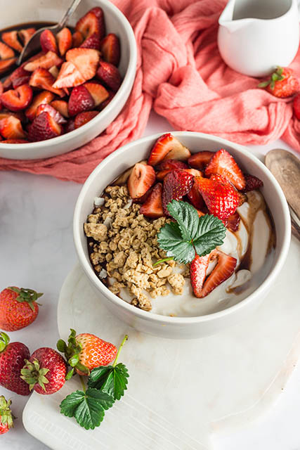 Balsamic Strawberries
 &ndash; Cooking Panda