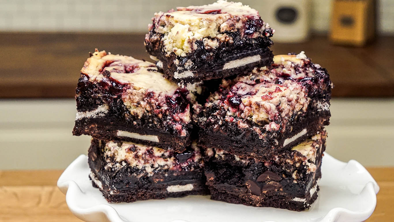 Oreo Blackberry Brownie Cheesecake