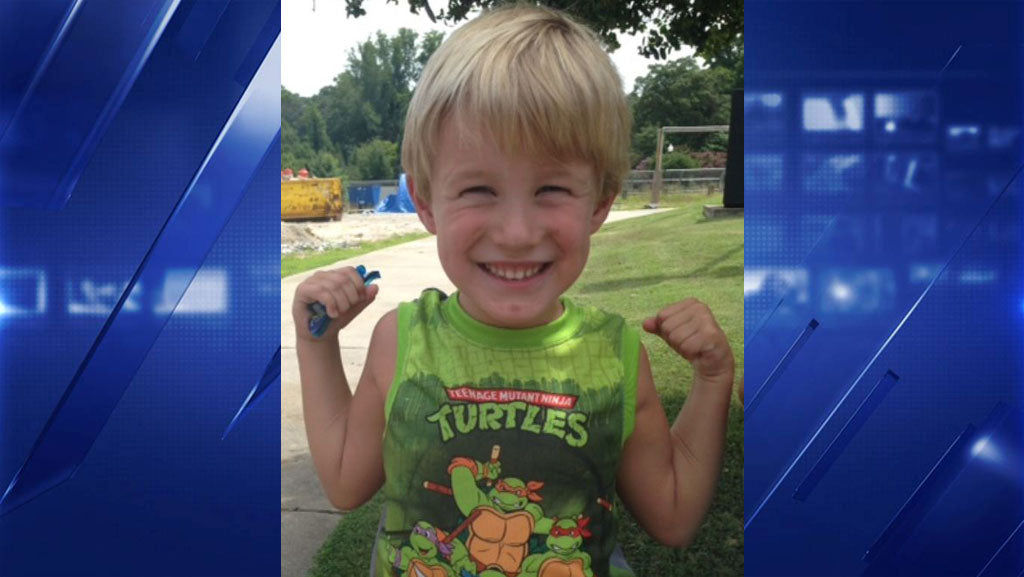 Here's The Shirt That Got A 4-Year-Old Boy Kicked Out Of A Restaurant