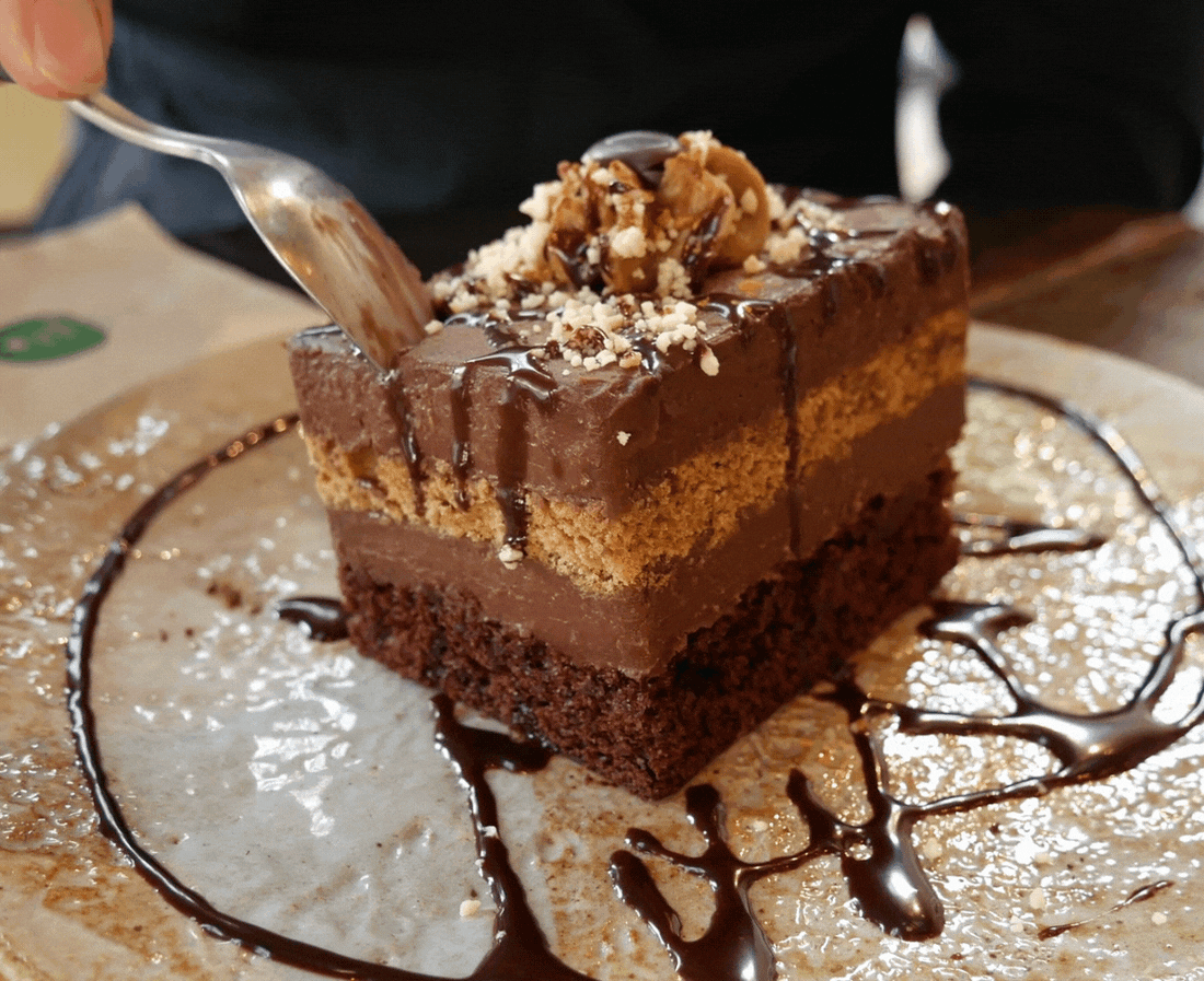16 Mesmerizing Cake GIFs To Melt Away Your Troubles