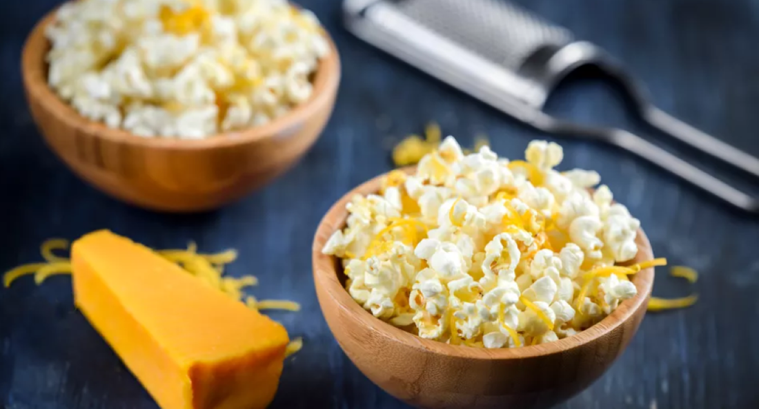 5-Minute Cheddar Cheese Popcorn