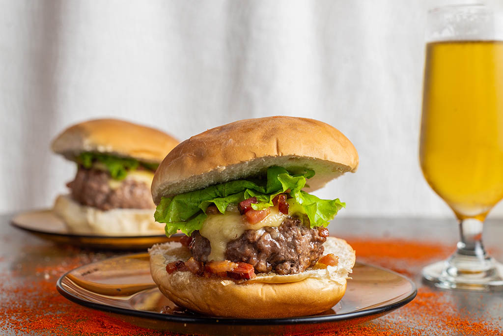 Cheese Burger with Whiskey and Bacon Sauce