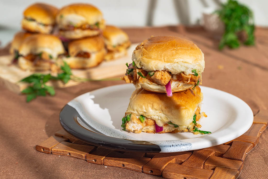 Barbecue Chicken Sliders – Cooking Panda