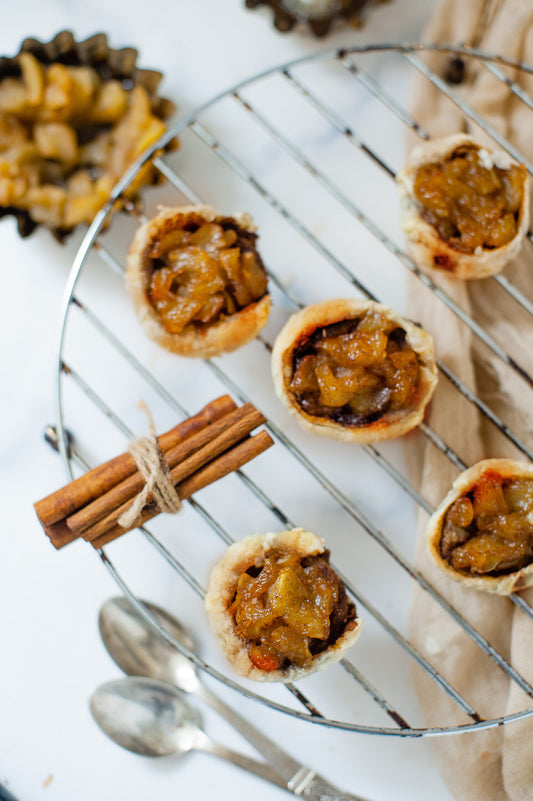 Cinnamon Roll Apple Pie Cups