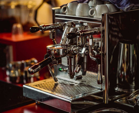 This Magical Machine Makes Cocktails In The Push Of A Button