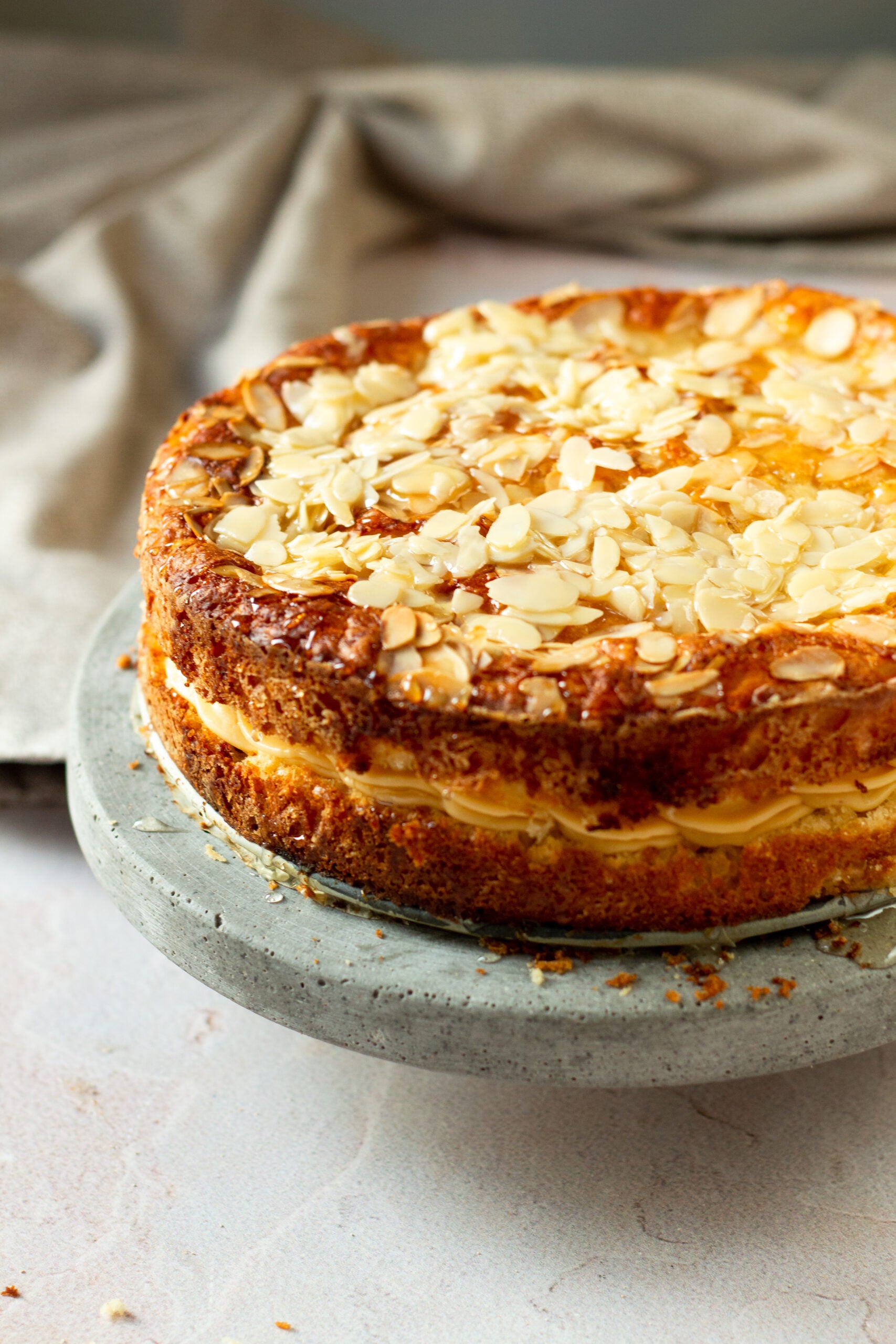 Macca's Farm - You are in for a treat! German Bee Sting Cake or  Bienenstich! 🐝🐝🐝🐝🐝 One of my childhood favourites 🤤 this traditional  Bavarian dessert may have earned its name from