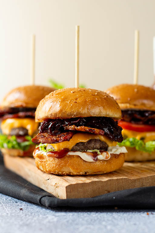 Cheeseburgers with Aioli and Caramelised Onions