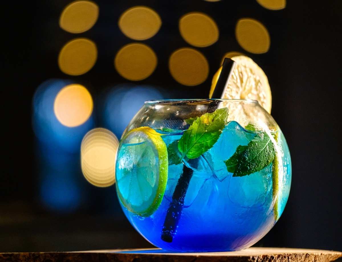 Aliens Will Love These 7 Space Themed Cocktails Drinks (Recipes)