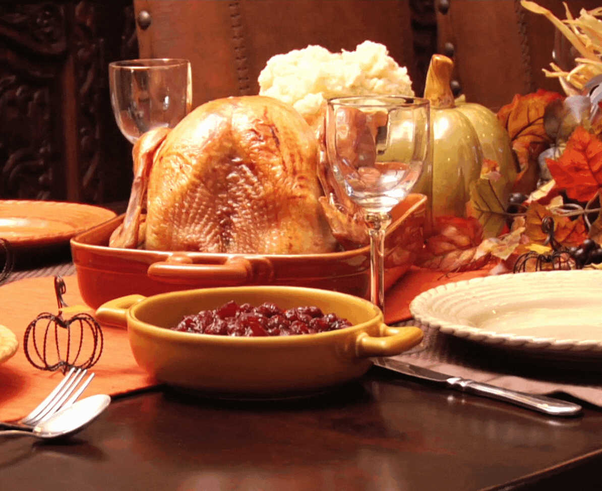 Thanksgiving GIFs: Eat All The Food!