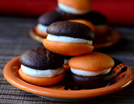 Black and Orange Halloween Whoopie Pies||Whoopie pies