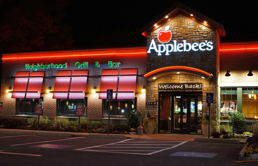 Applebee's||Kasey Simmons||Receipt||Receipt Photo||Waiter Gets Caught Off Guard By What Family Wrote On Receipt (Photo)