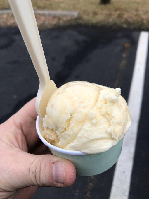 People of the Internet Mac And Cheese Ice Cream exists and tastes terrible!