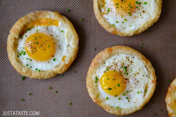 Cheesy Puff Pastry Baked Eggs