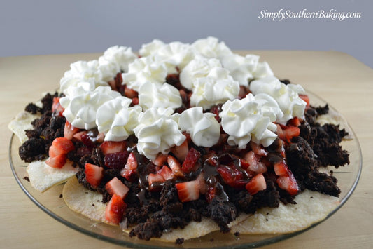 Fudgy Strawberry Brownie Nachos!||Fudgy Strawberry Brownie Nachos!